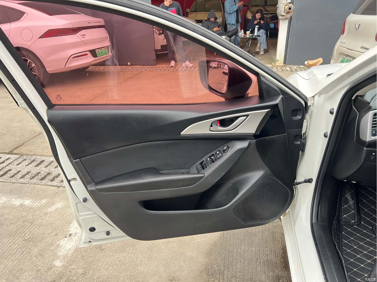 Mazda Mazda3, 2018 все фото