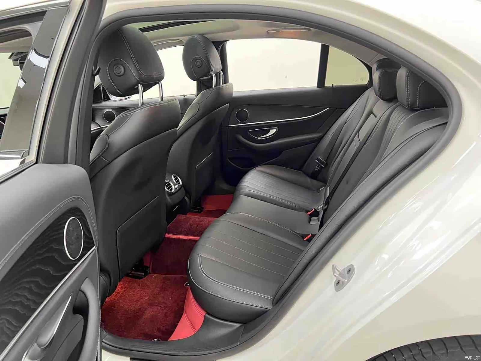 Mercedes-Benz E-Class, 2024 10