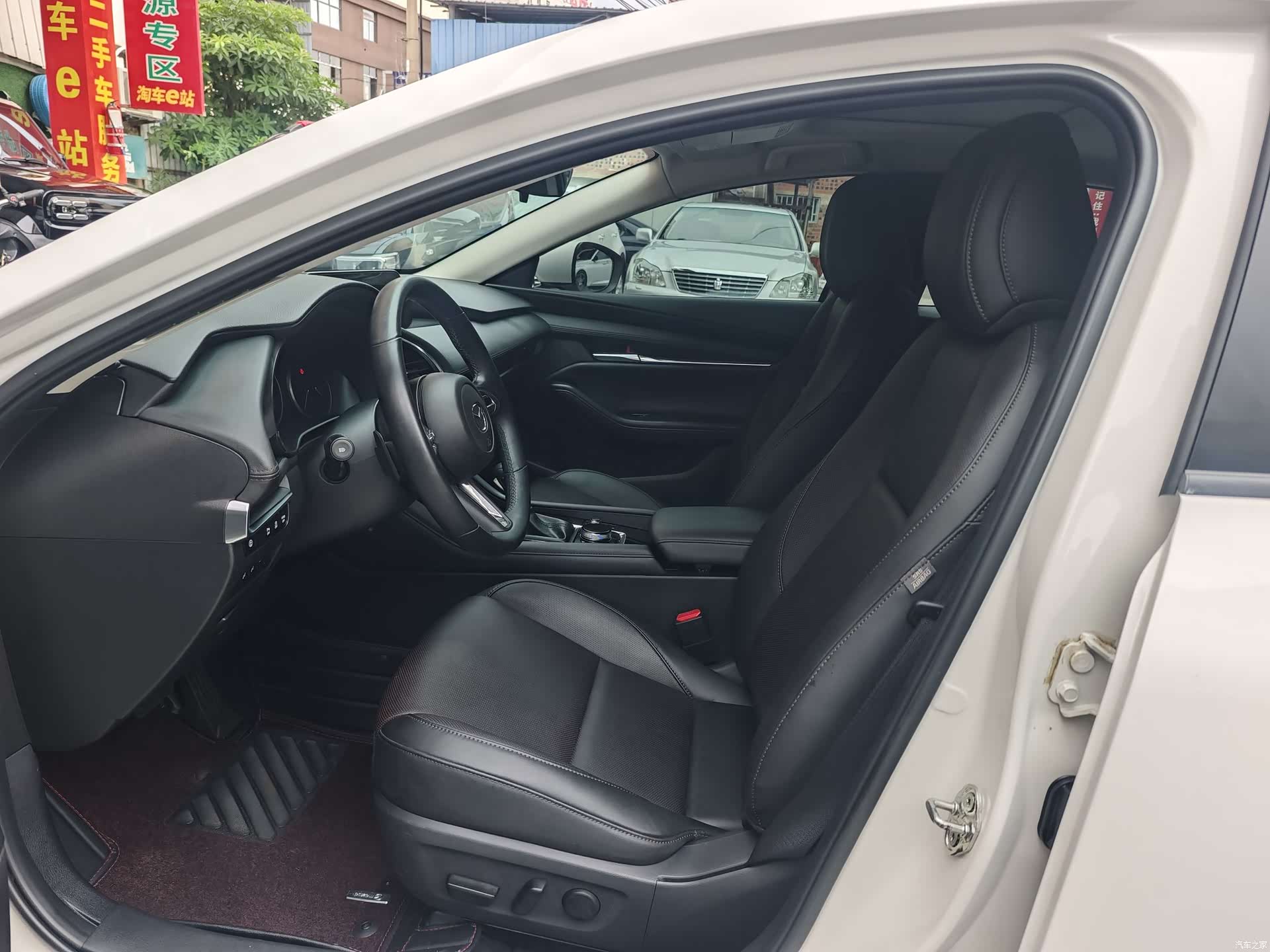 Mazda Mazda3, 2023 9