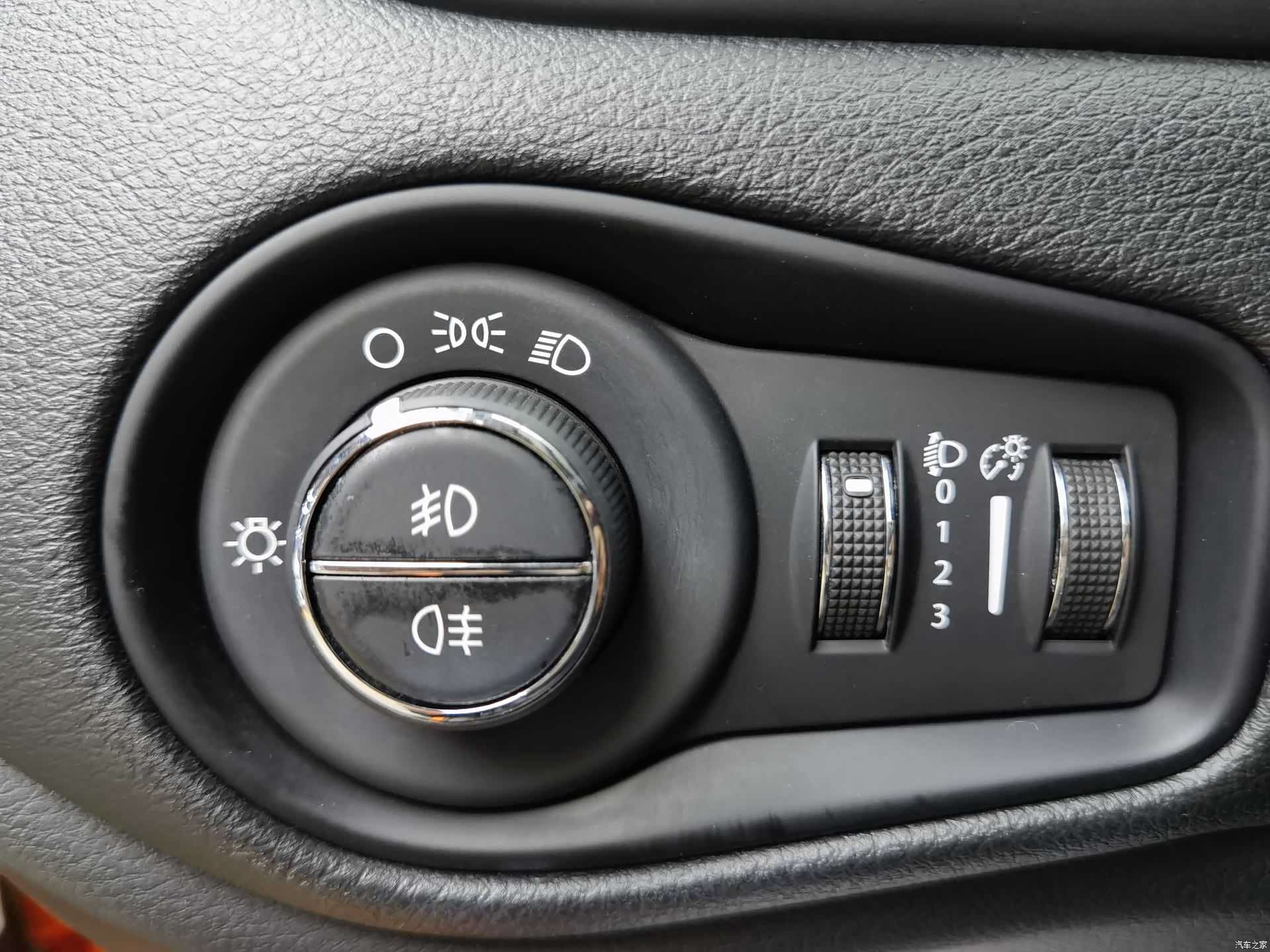Jeep Renegade, 2019 13
