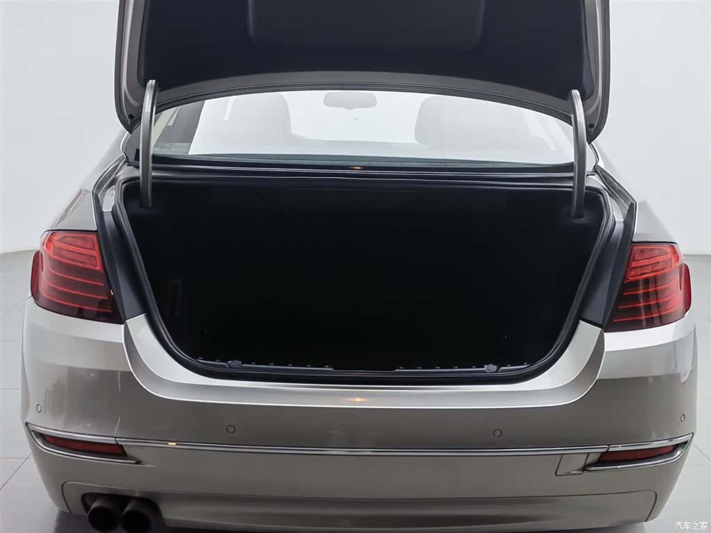 BMW 5 Series, 2016 16