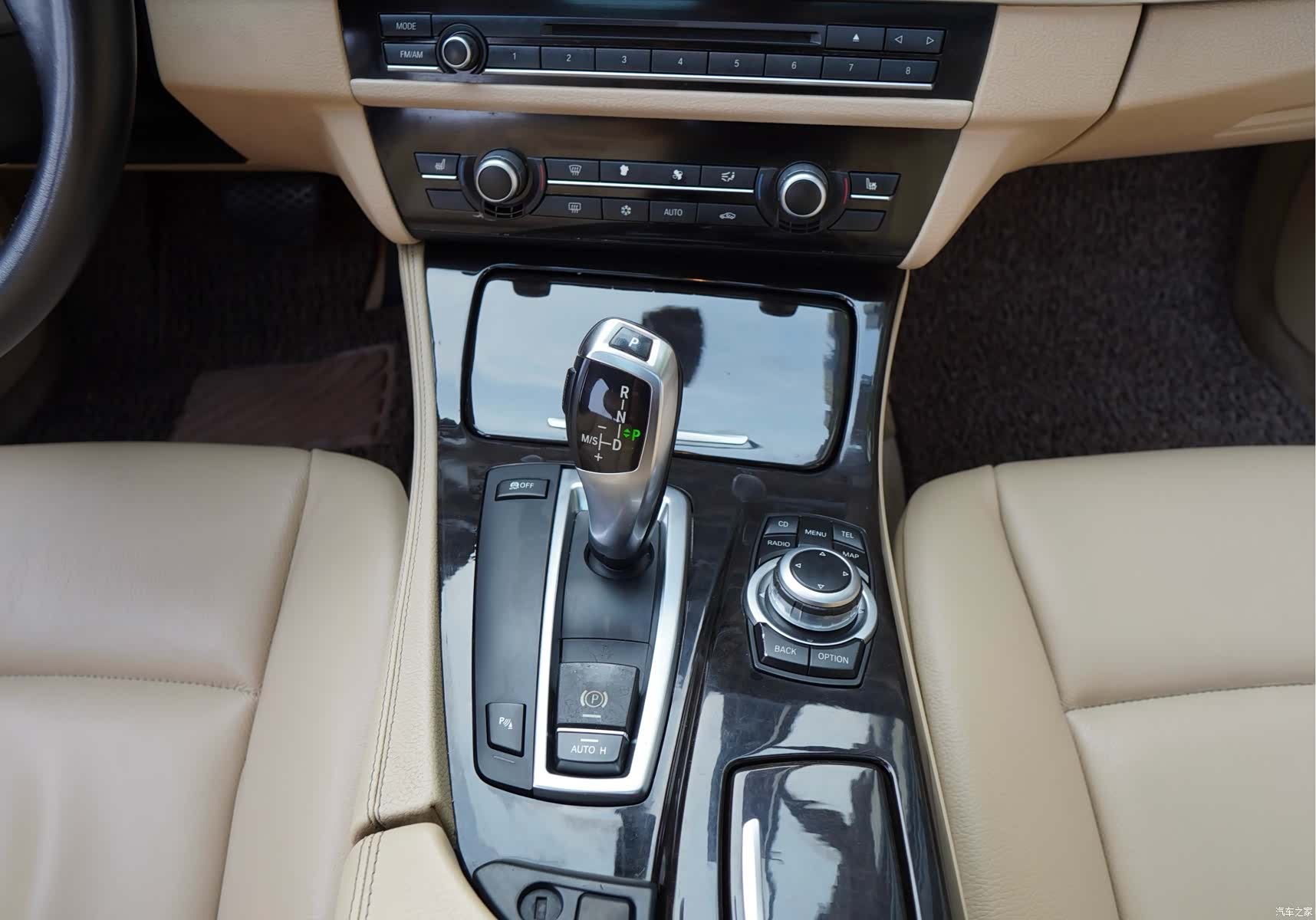 BMW 5 Series, 2011 10