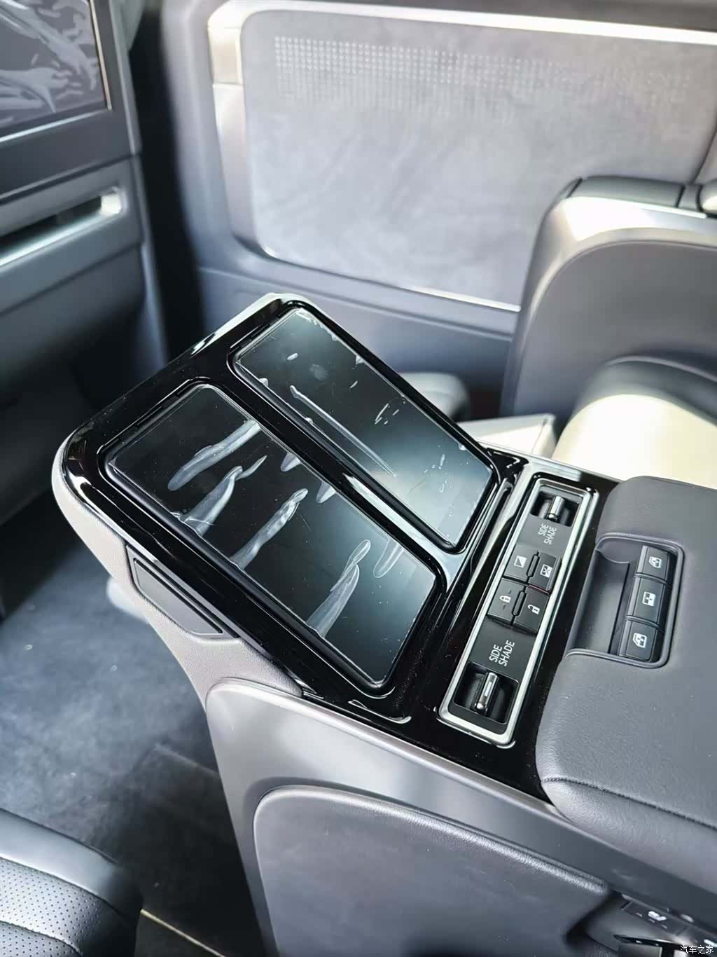 Lexus LM, 2025 7