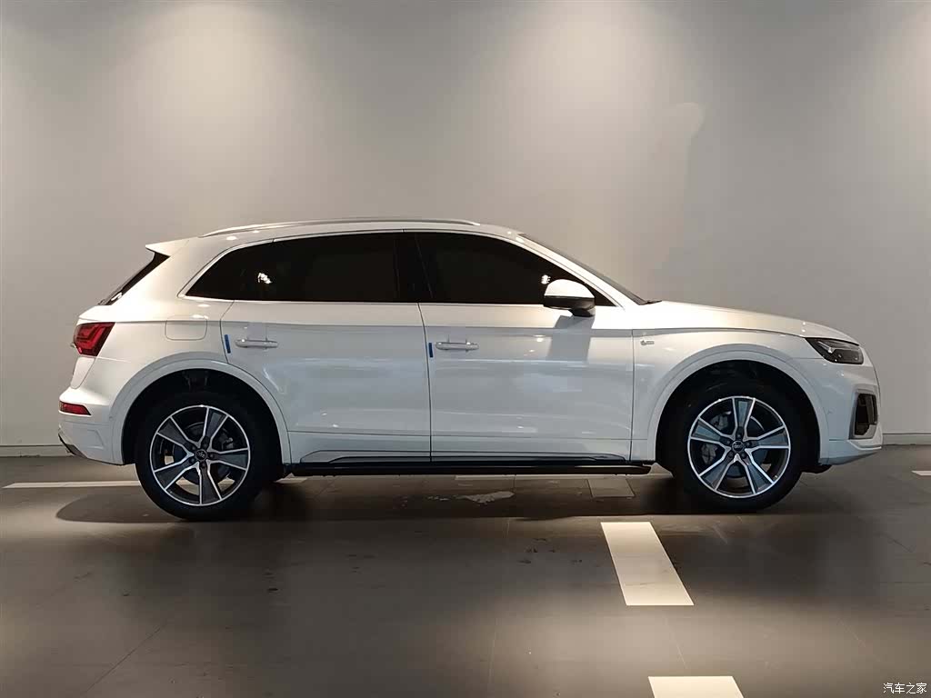 Audi Q5L, 2021 3