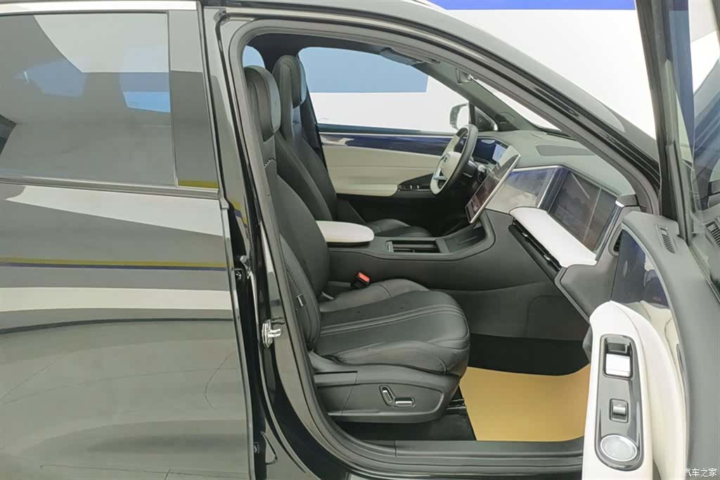 Geely Galaxy L7, 2023 8