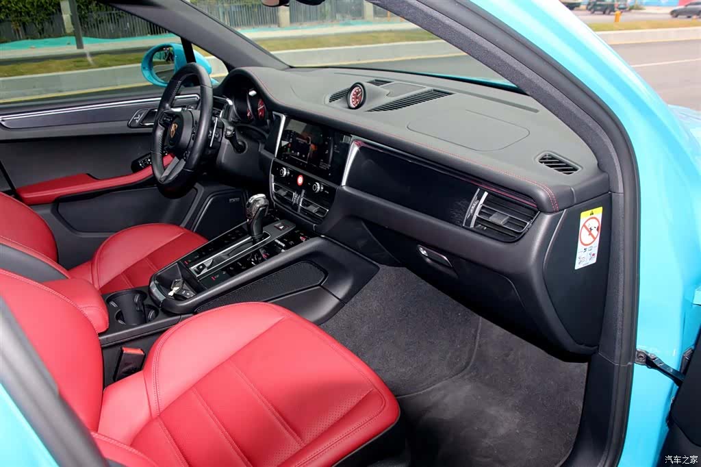 Porsche Macan, 2022 11