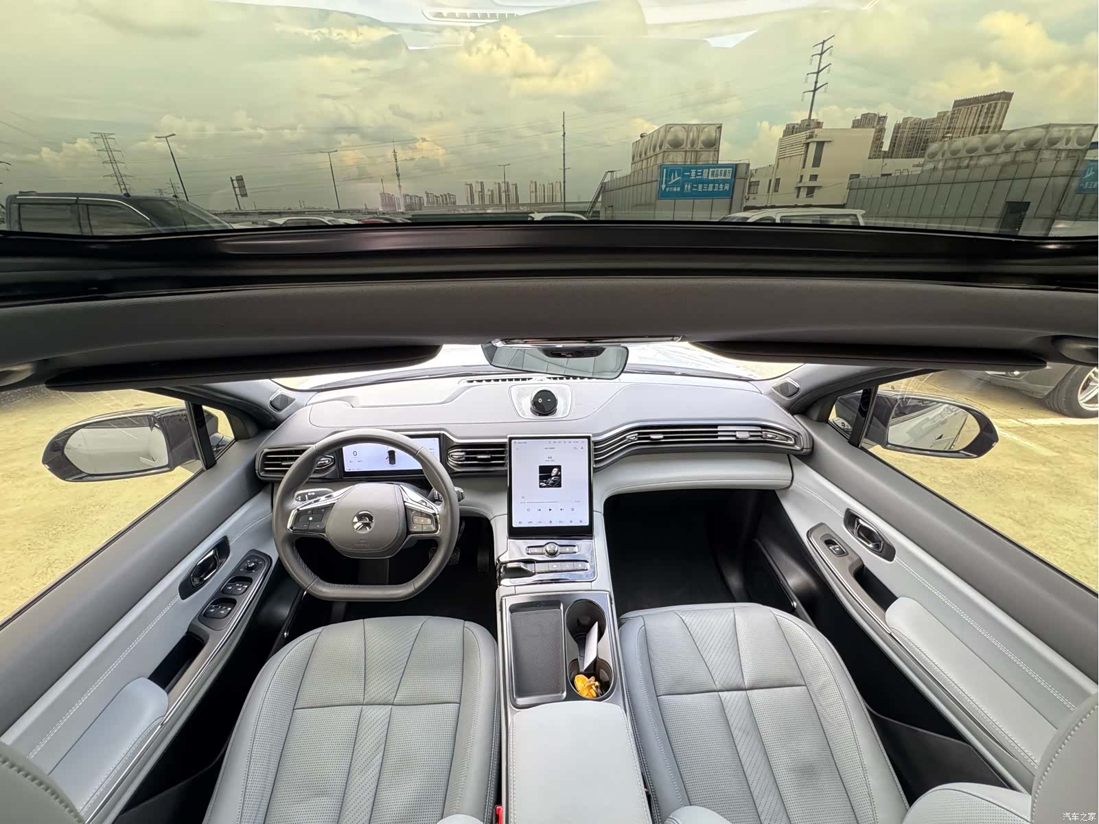NIO ES8, 2023 17