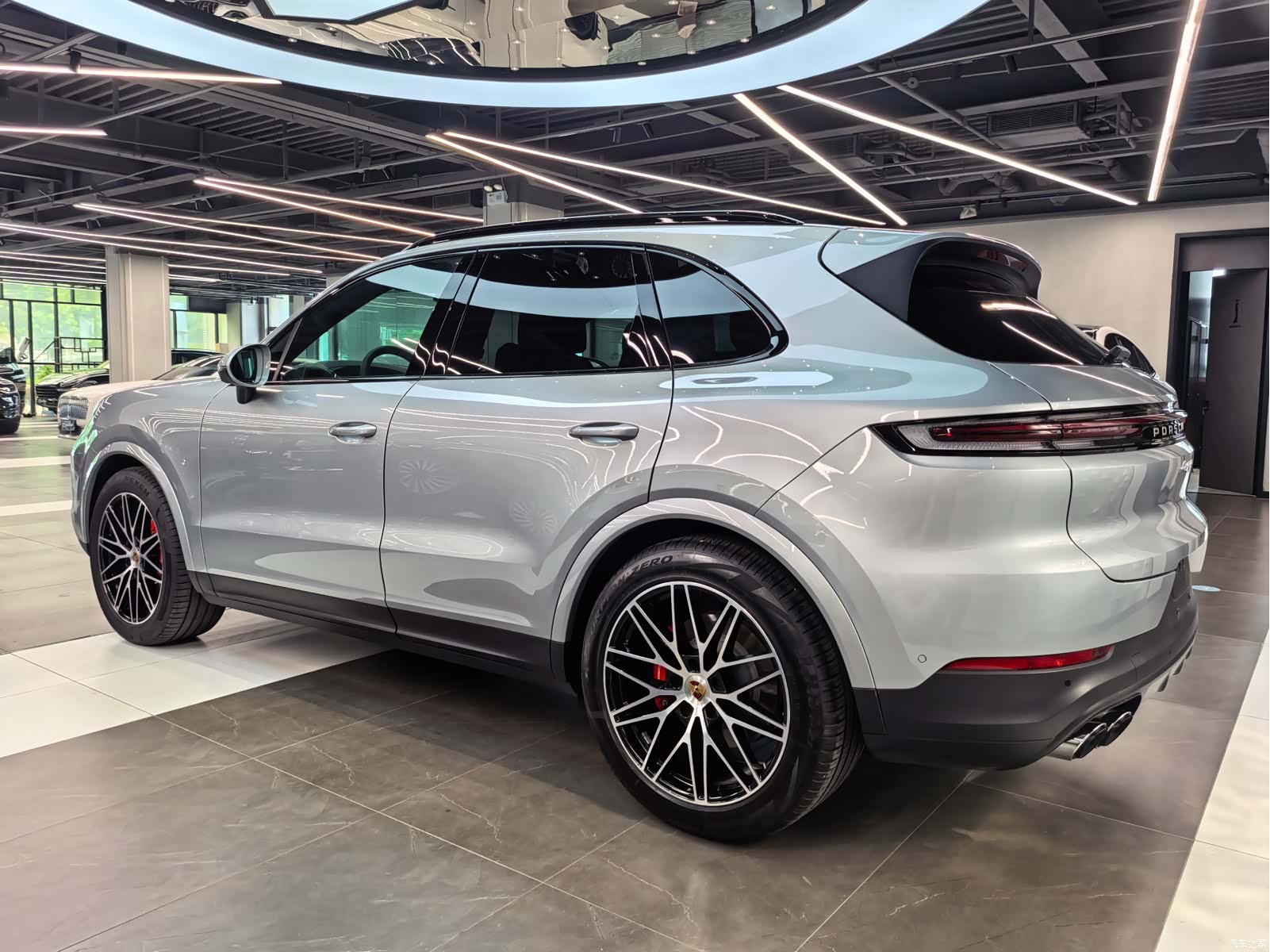 Porsche Cayenne, 2025 4