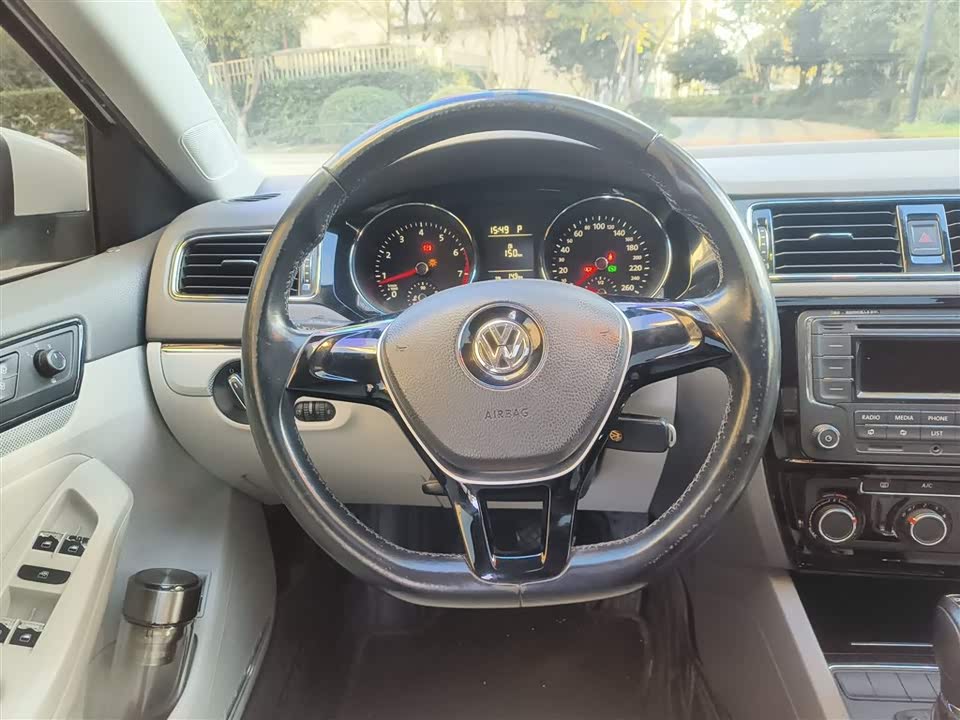 Volkswagen Sagitar