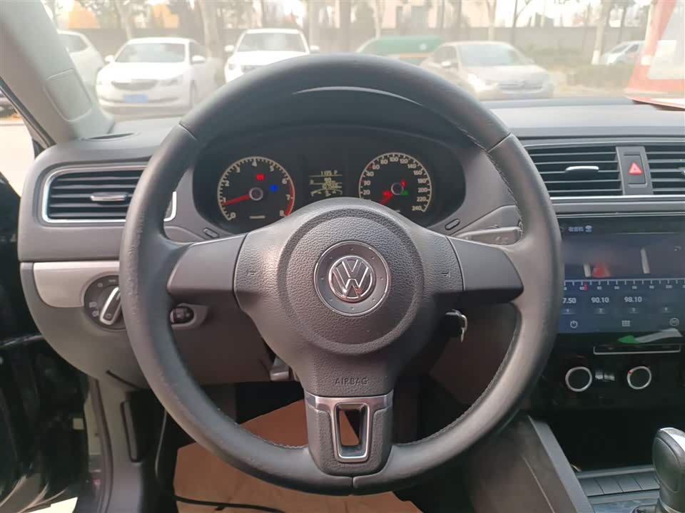 Volkswagen Sagitar