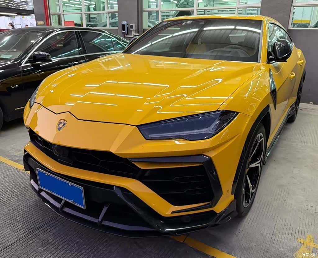 Lamborghini Urus, 2020 1