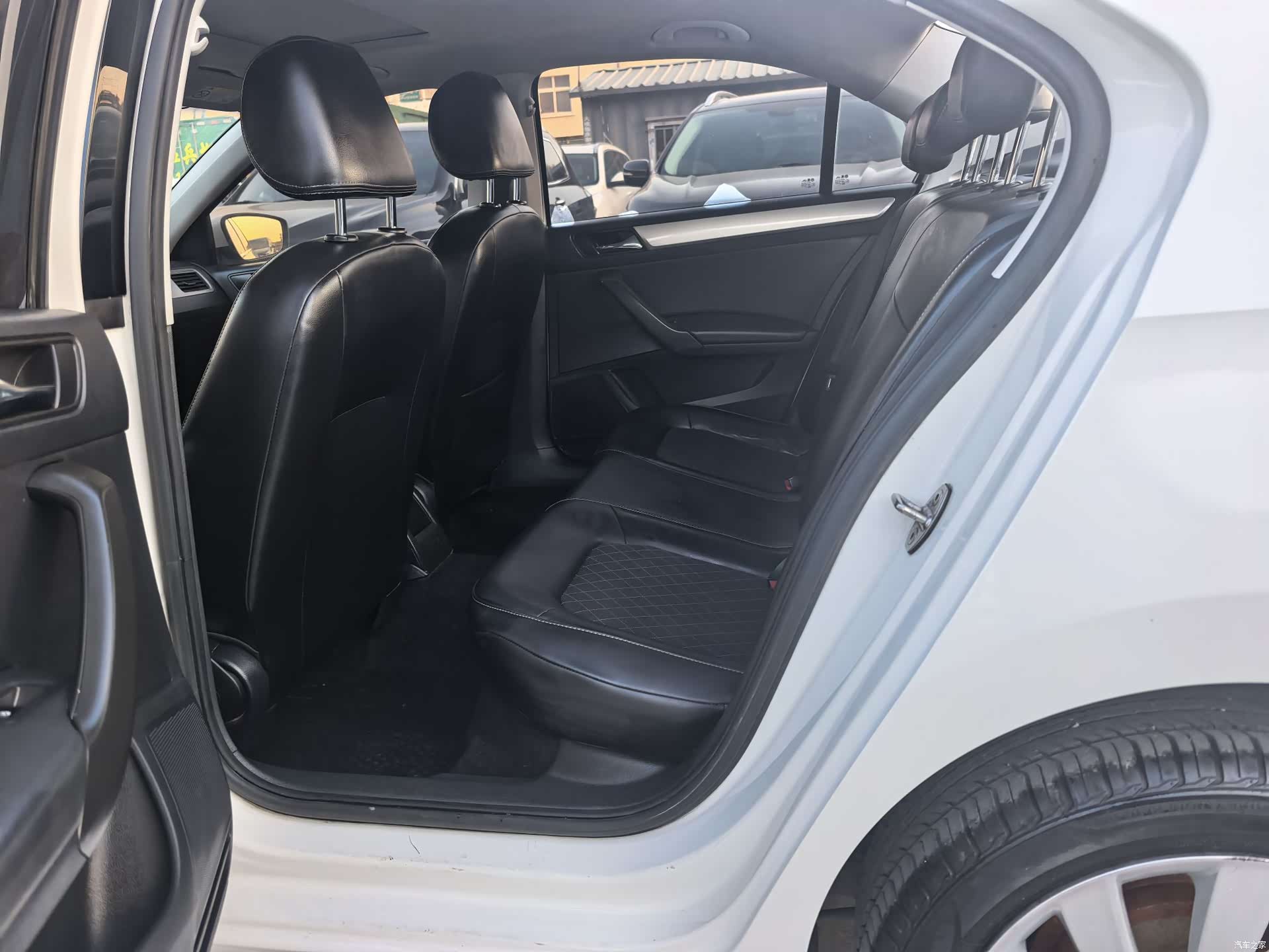 Skoda Rapid, 2020 7