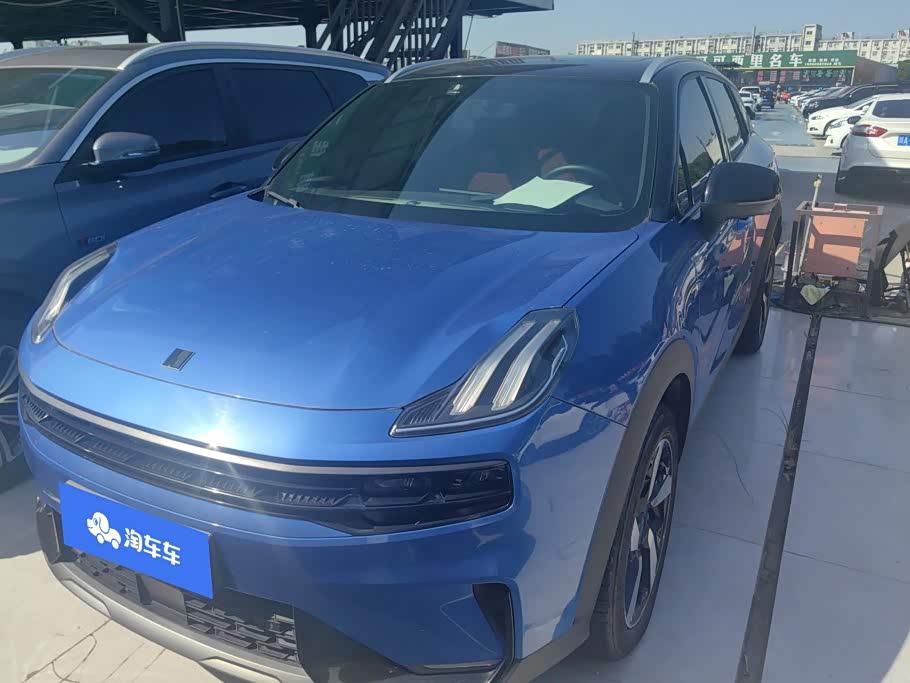 Lynk & Co 06