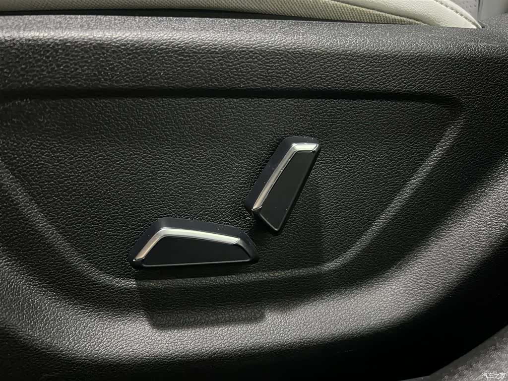Geely Emgrand, 2021 9