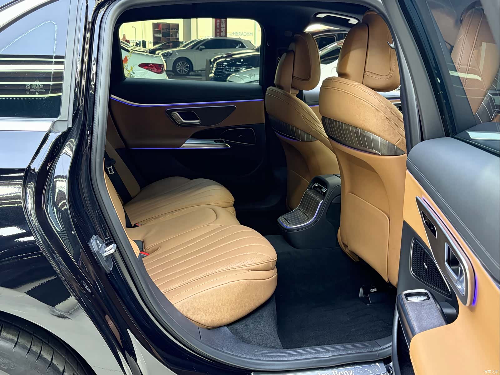 Mercedes-Benz E-Class, 2024 6