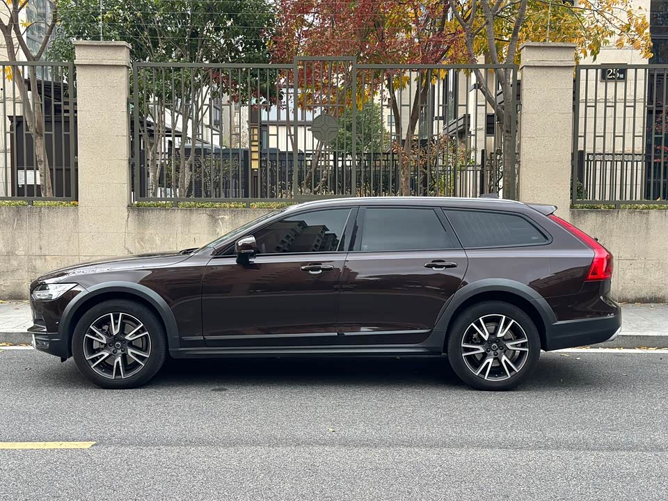 Volvo V90