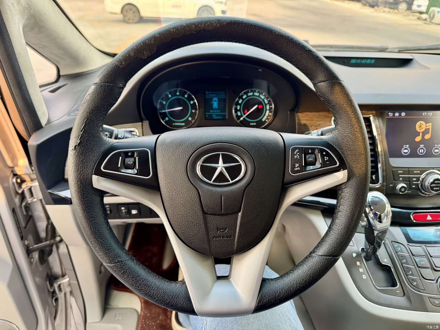 JAC M5, 2016 13