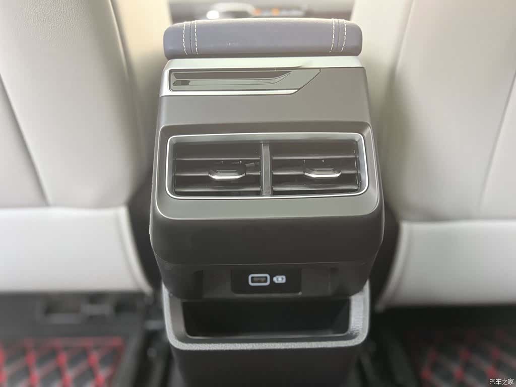 Geely Preface, 2023 18