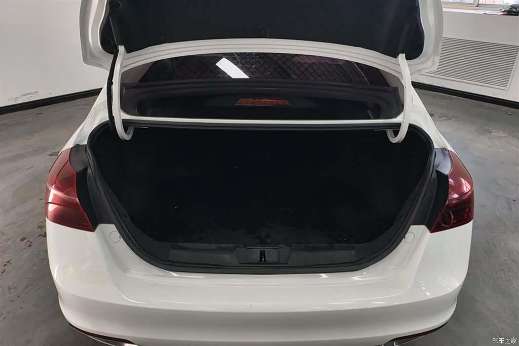 Geely Emgrand, 2020 4