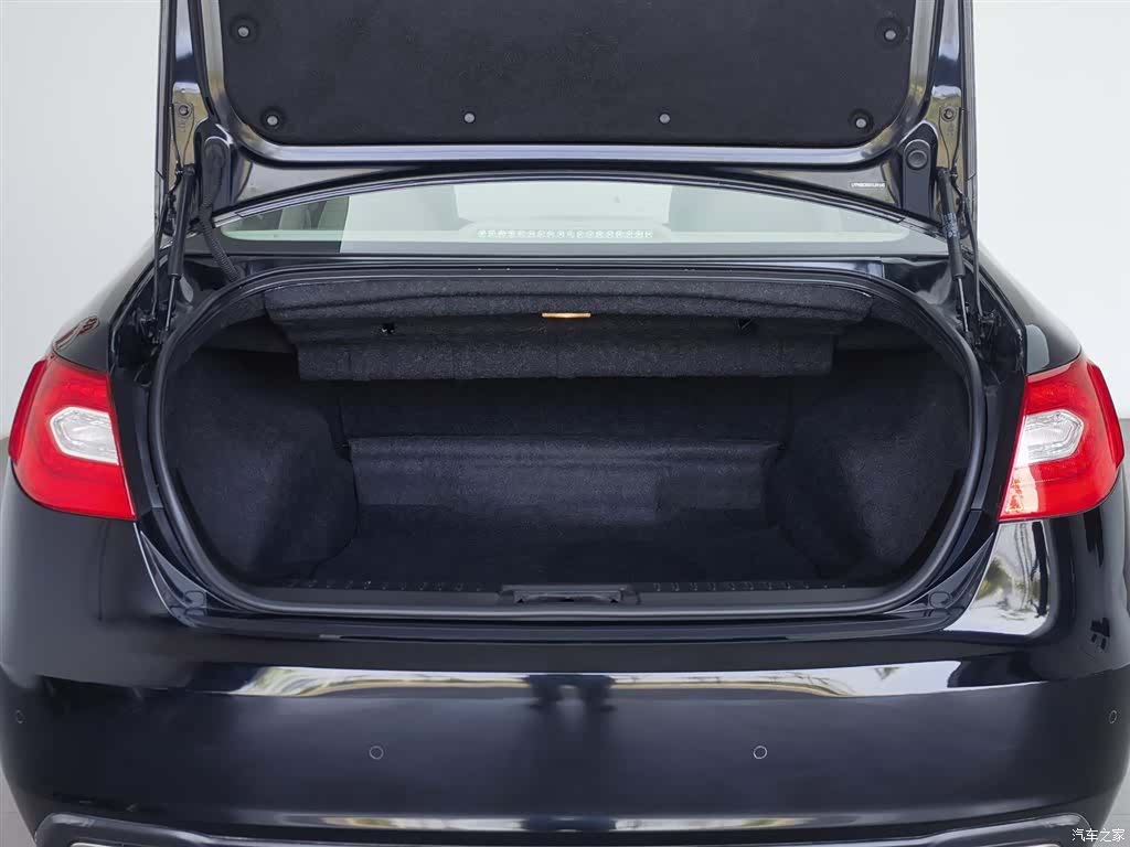 Hongqi H7, 2016 16