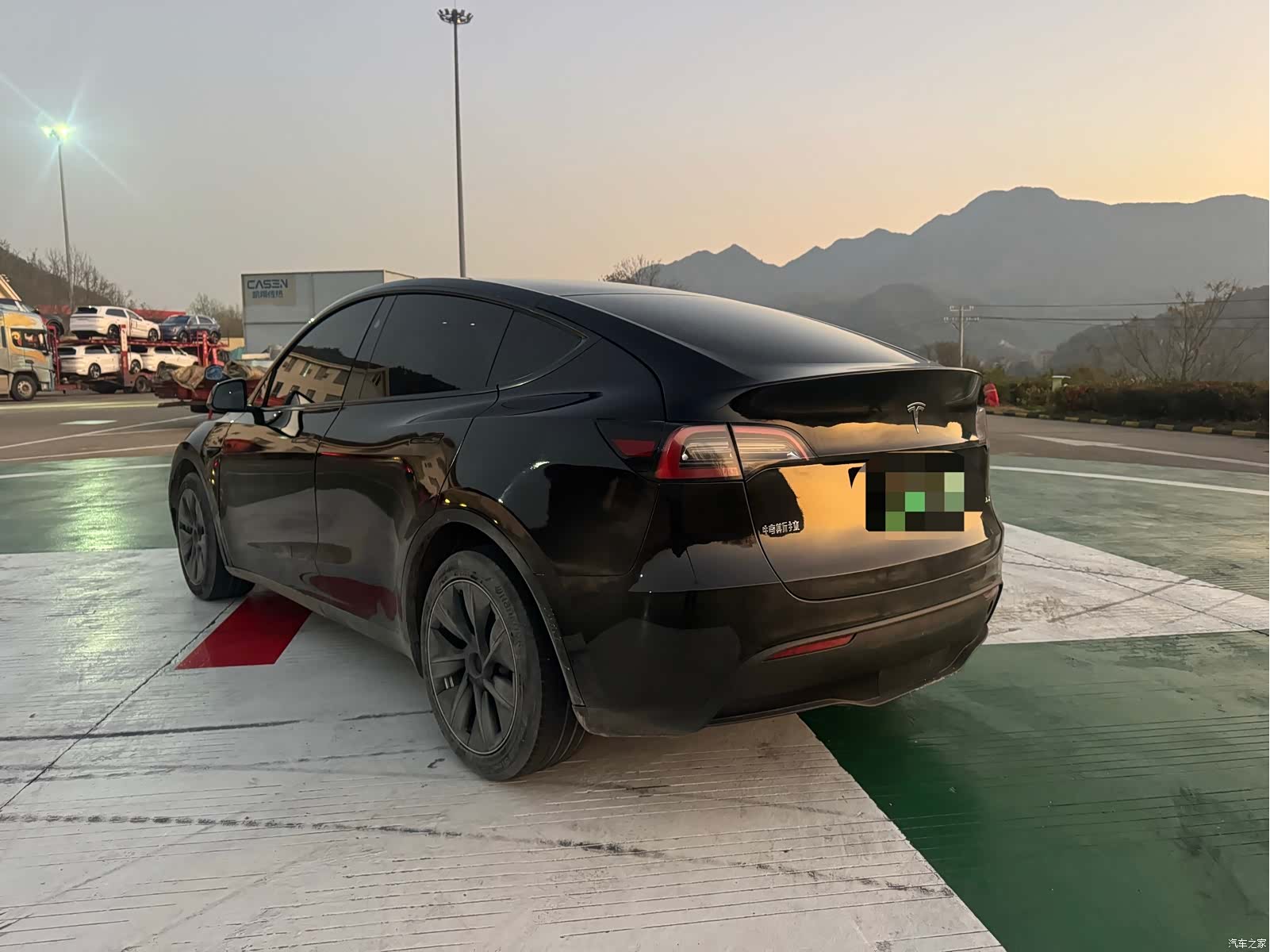 Tesla Model Y, 2024 6