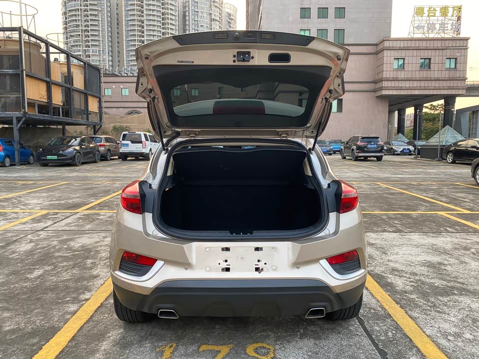 Geely Emgrand GS