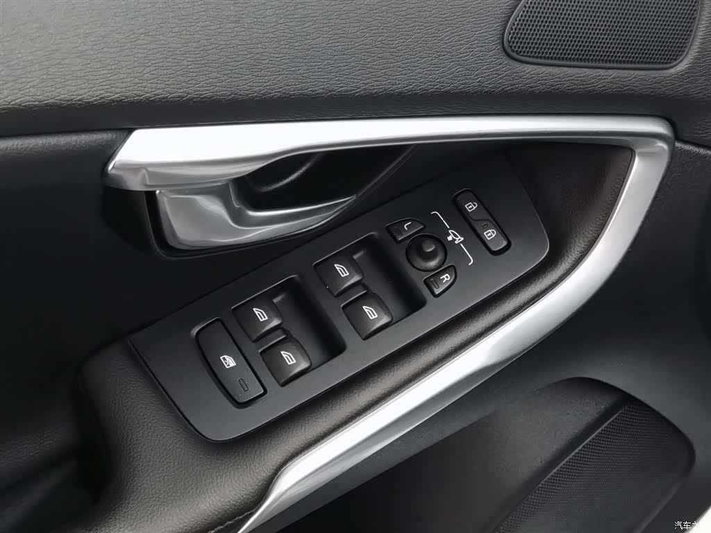 Volvo V40, 2018 9