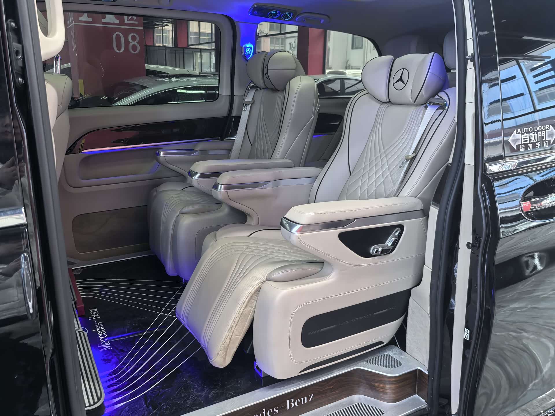 Mercedes-Benz V-Class, 2021 8