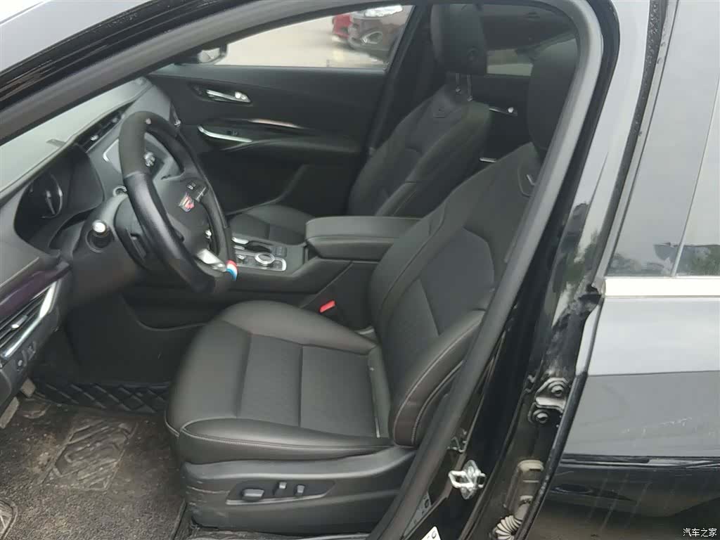 Cadillac XT4, 2022 11