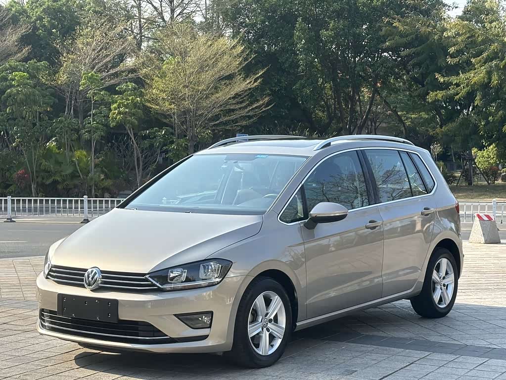 Volkswagen Golf·