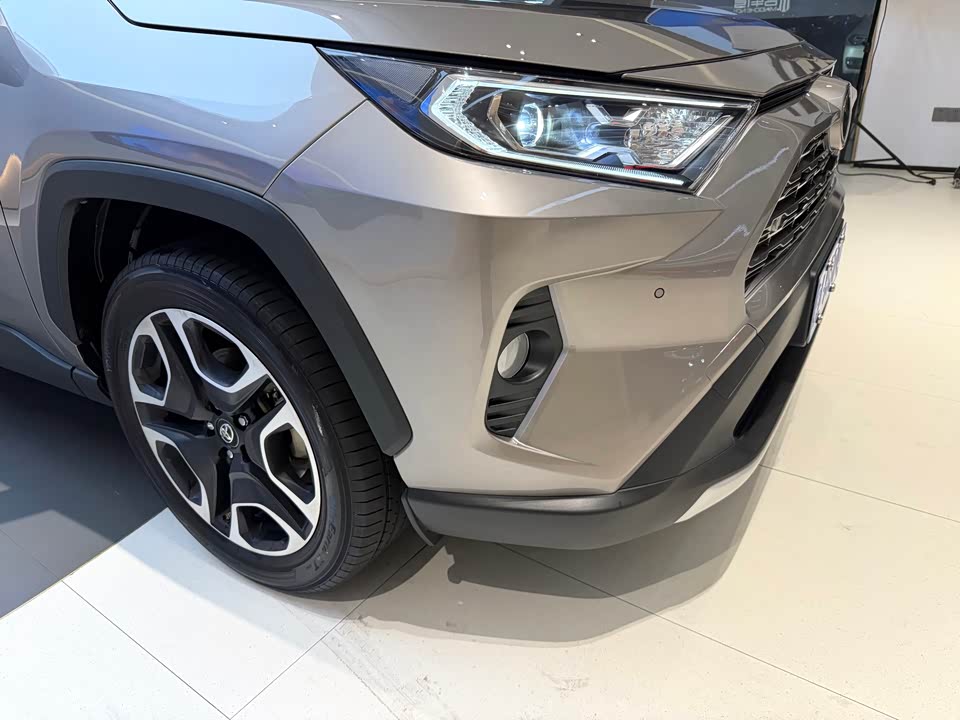 Toyota RAV4 Rongfang