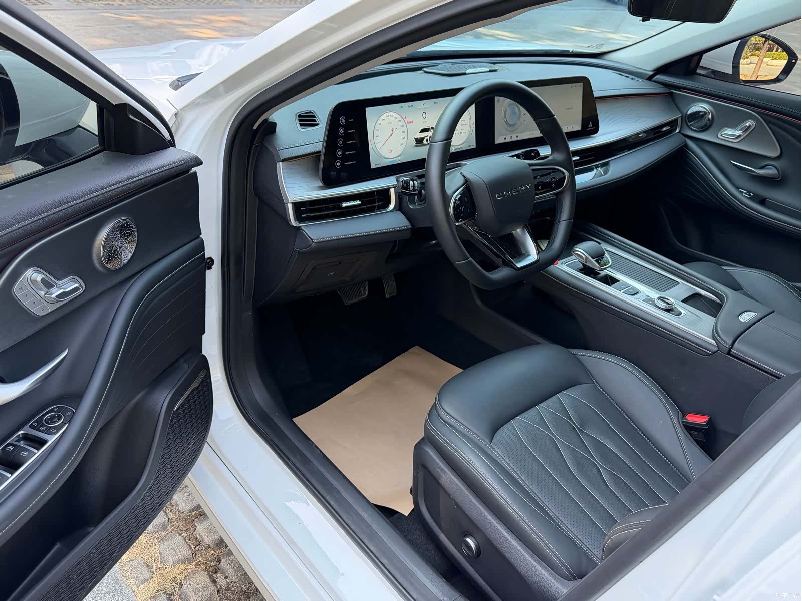 Chery Arrizo 8, 2025 9