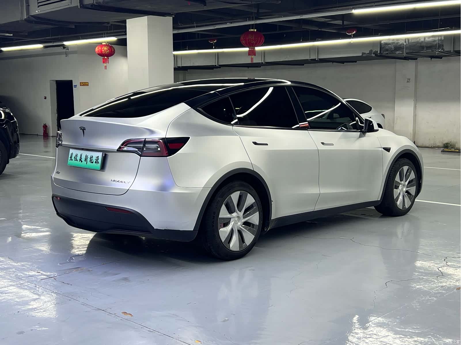 Tesla Model Y, 2023 13