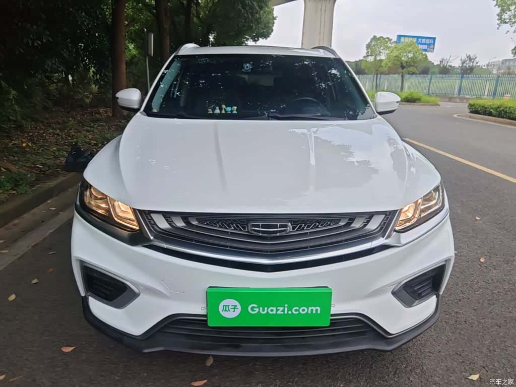 Geely Coolray, 2021 3