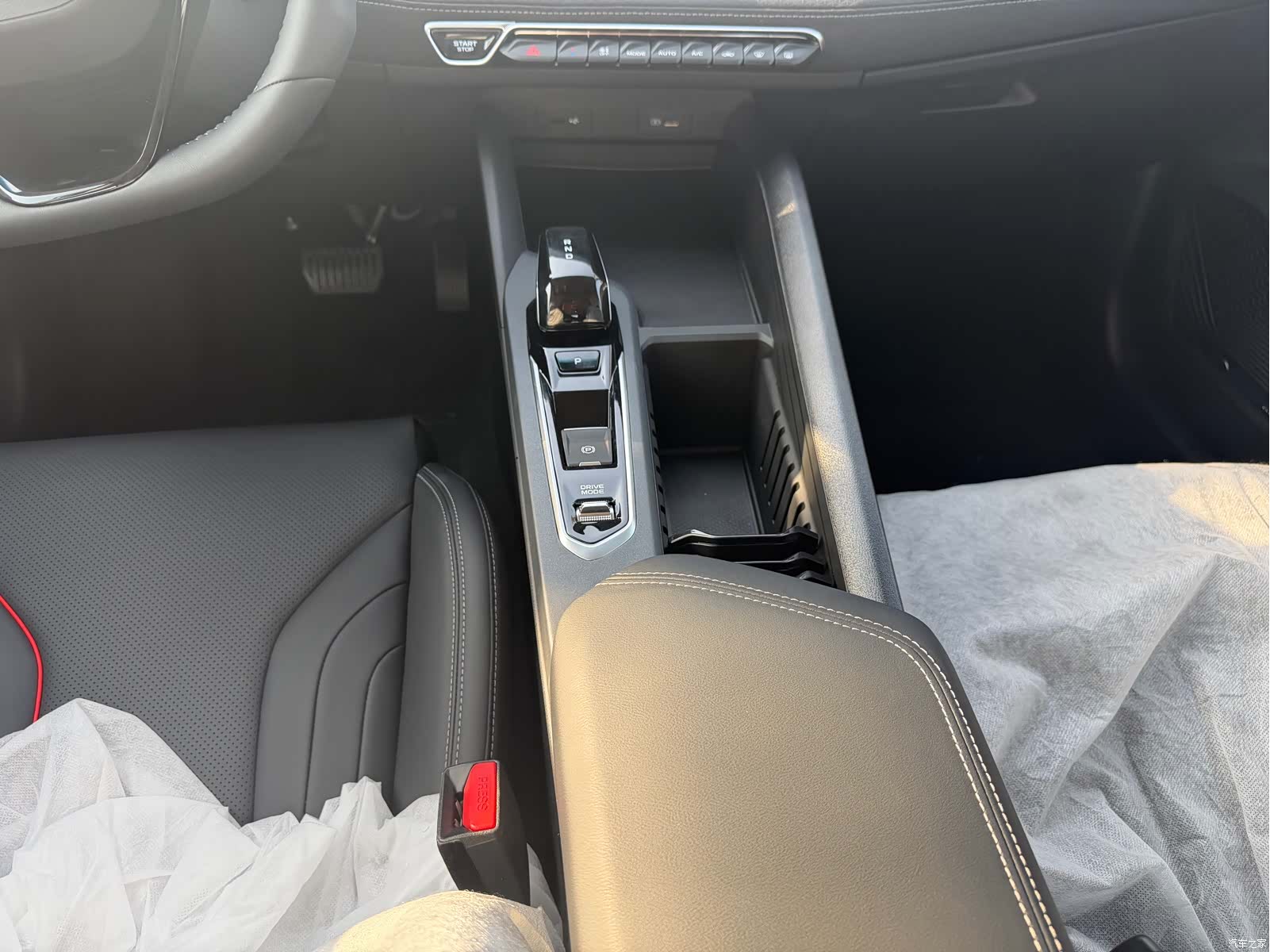 Geely Binray, 2026 10