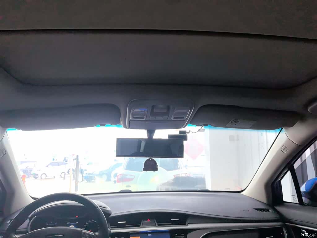 Geely Emgrand, 2017 14