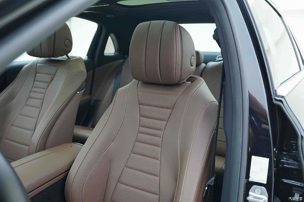 Mercedes-Benz E-Class, 2022 13