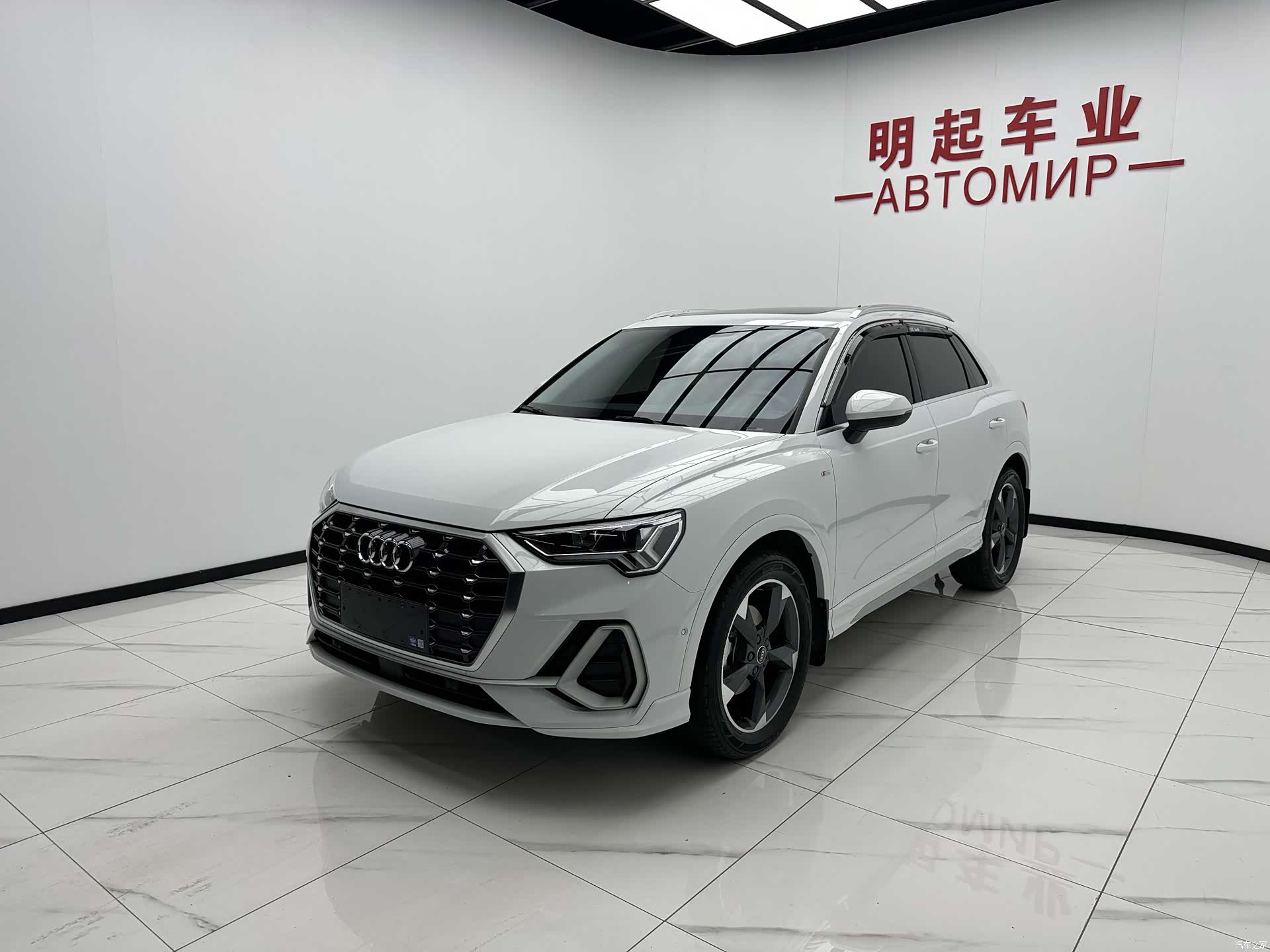 Audi Q3, 2023 4