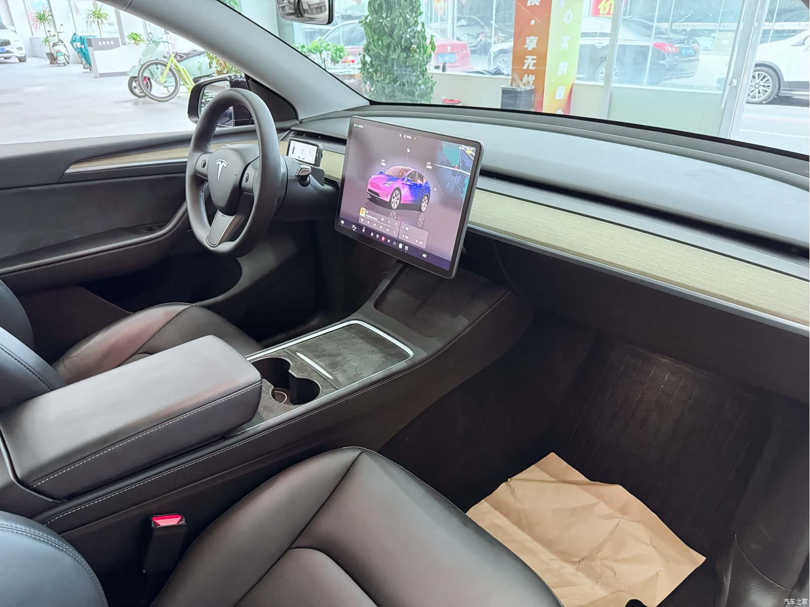 Tesla Model Y, 2023 19