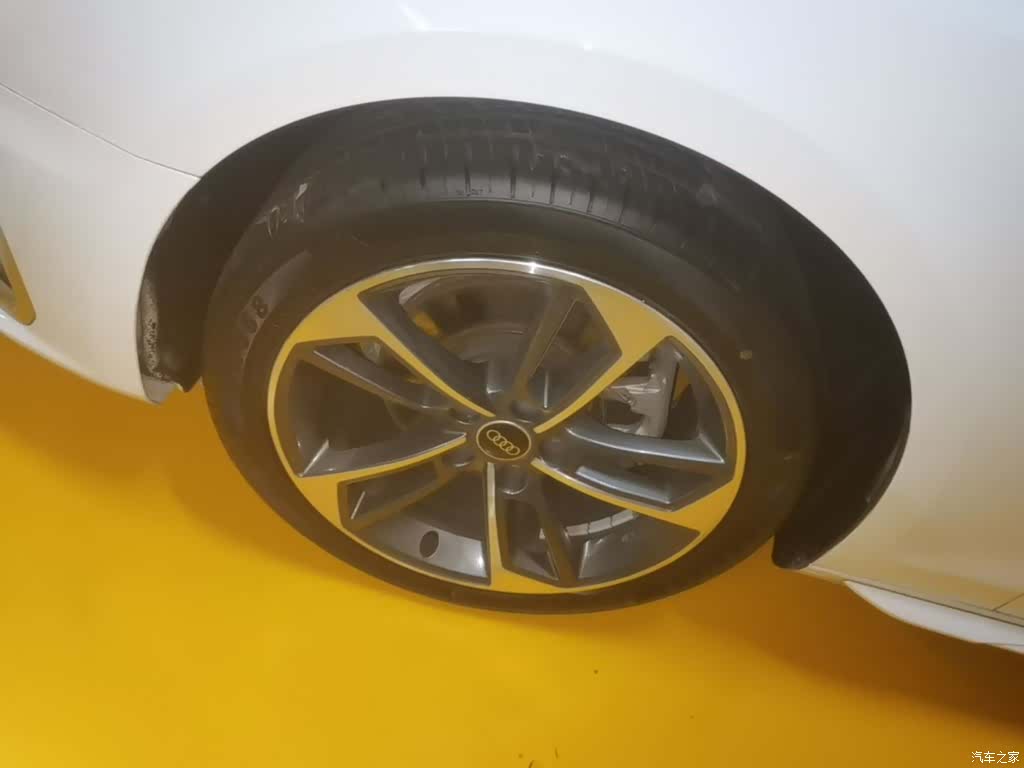 Audi A4L, 2024 23