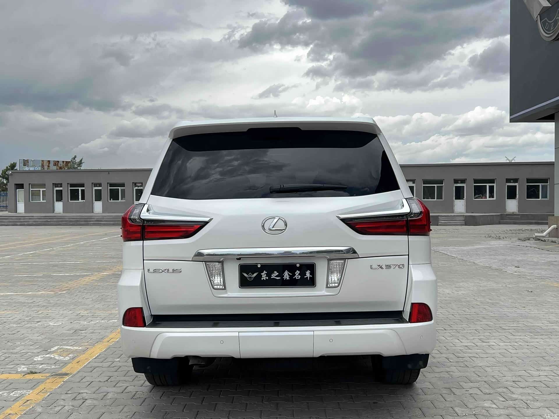 Lexus LX, 2018 7