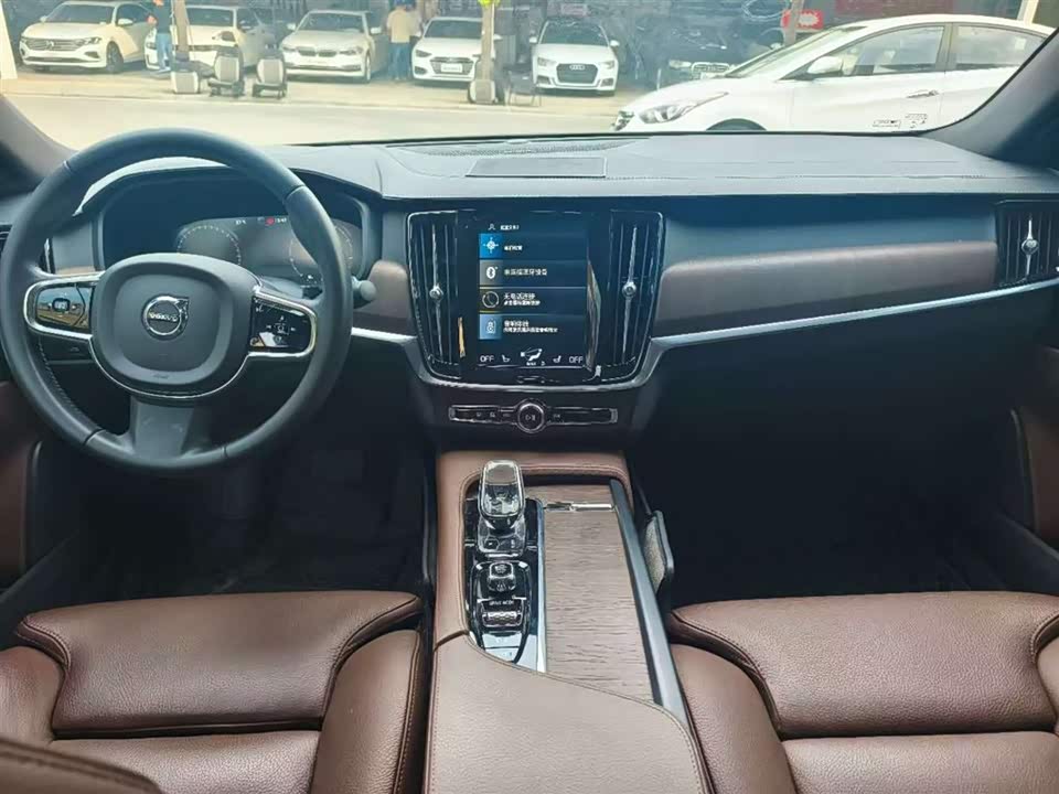 Volvo S90