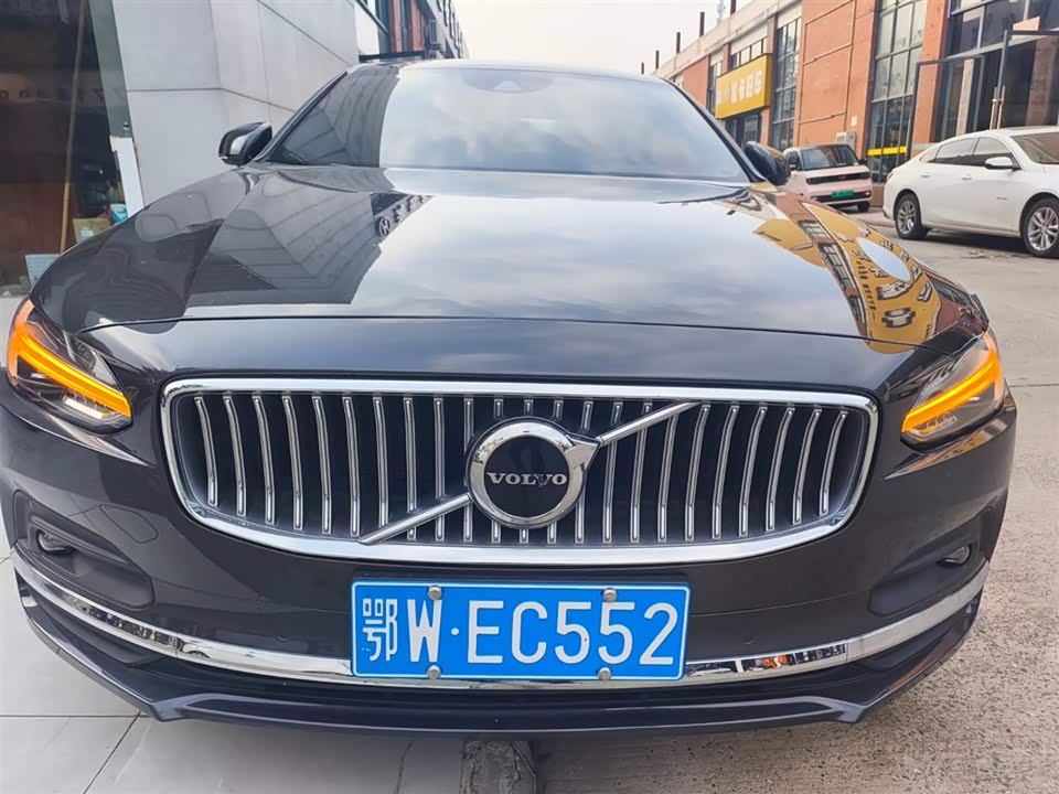 Volvo S90