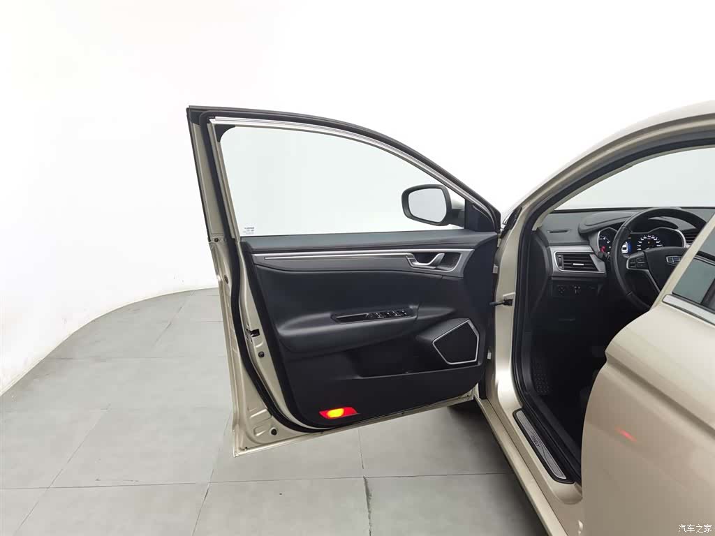 Geely Emgrand, 2018 8