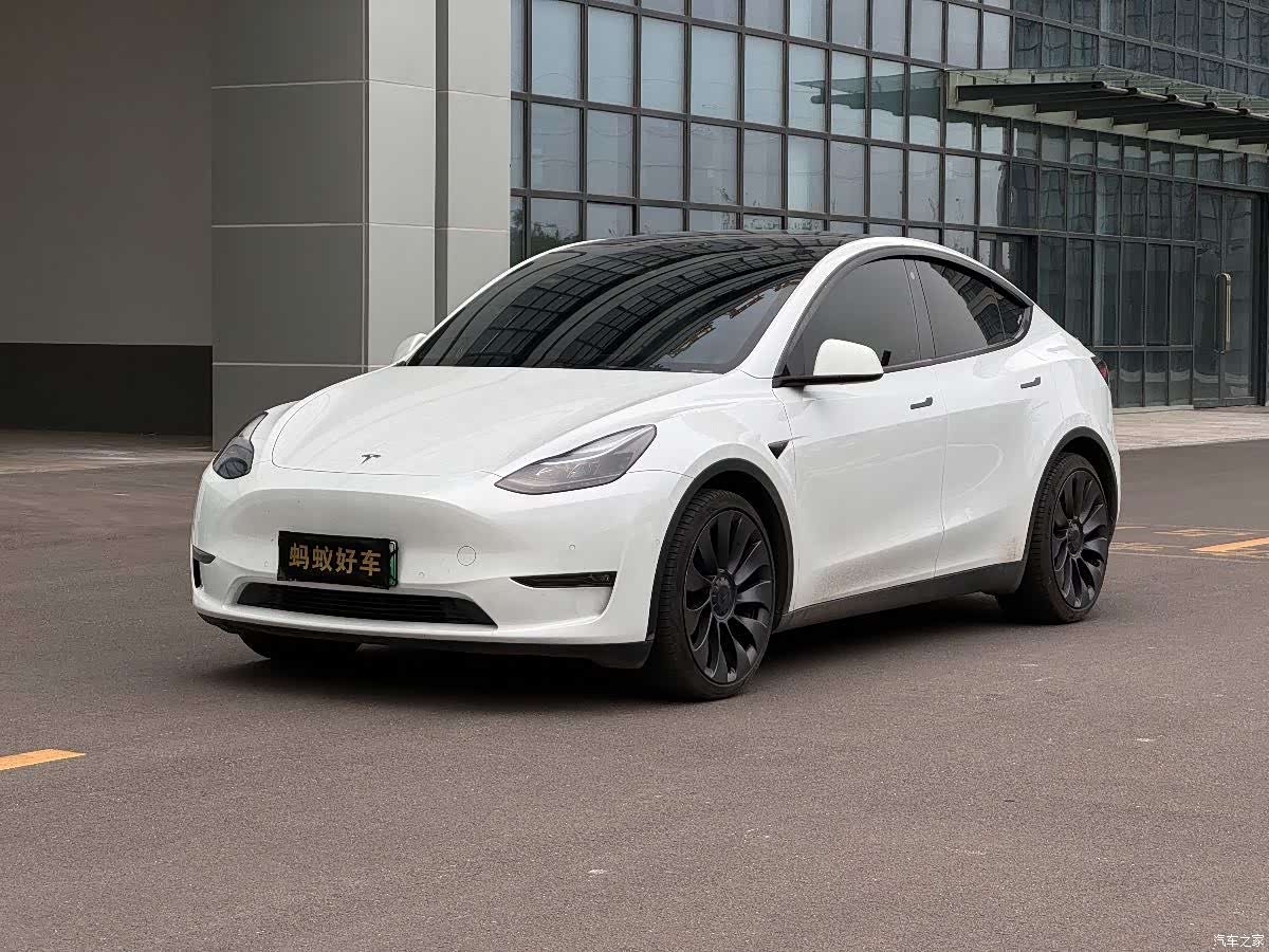 Tesla Model Y, 2023 1