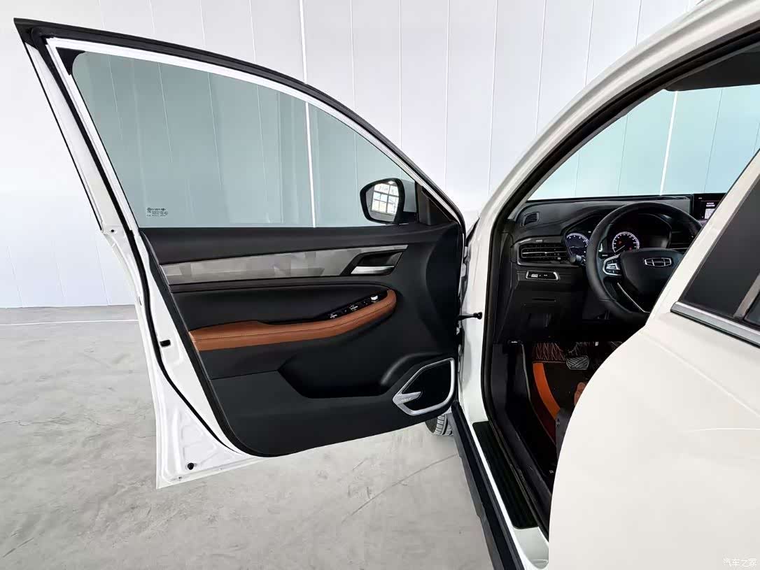 Geely X6, 2022 19