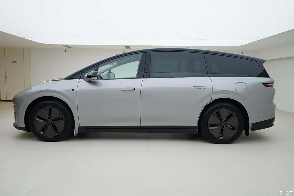 Li Auto i8, 2026 3