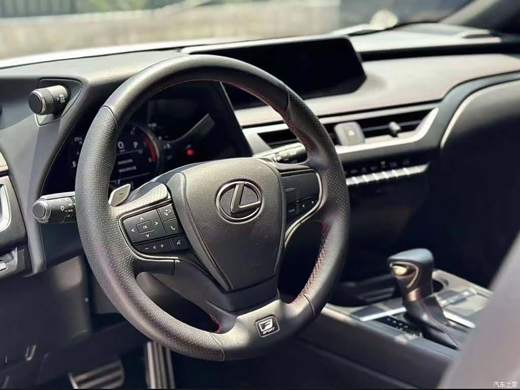 Lexus UX, 2019 8
