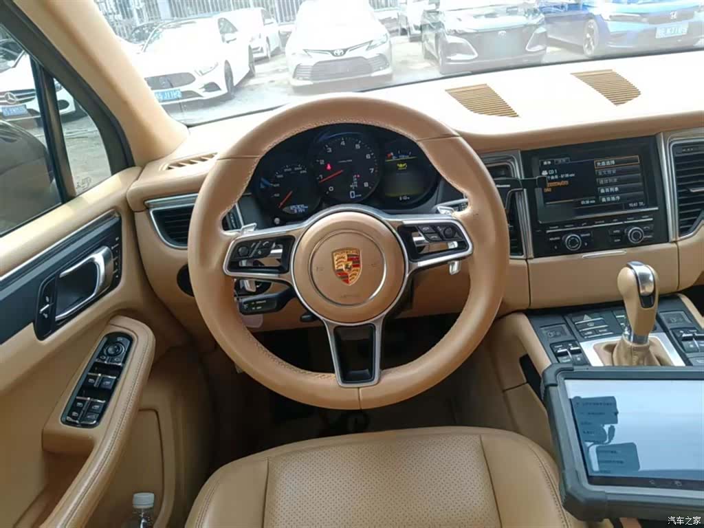 Porsche Macan, 2015 10