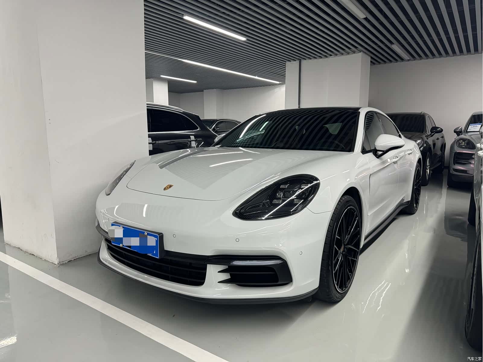 Porsche Panamera, 2018 1